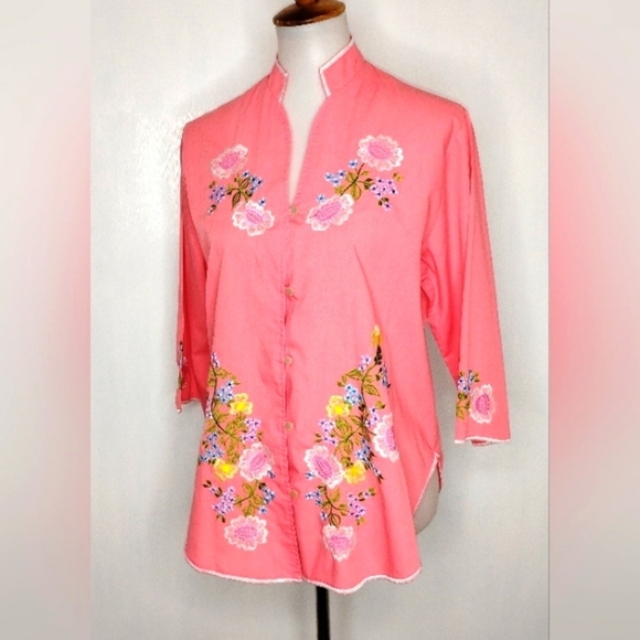 VINTAGE HAWAII EMBROIDERED BLOUSE - Picture 2 of 10